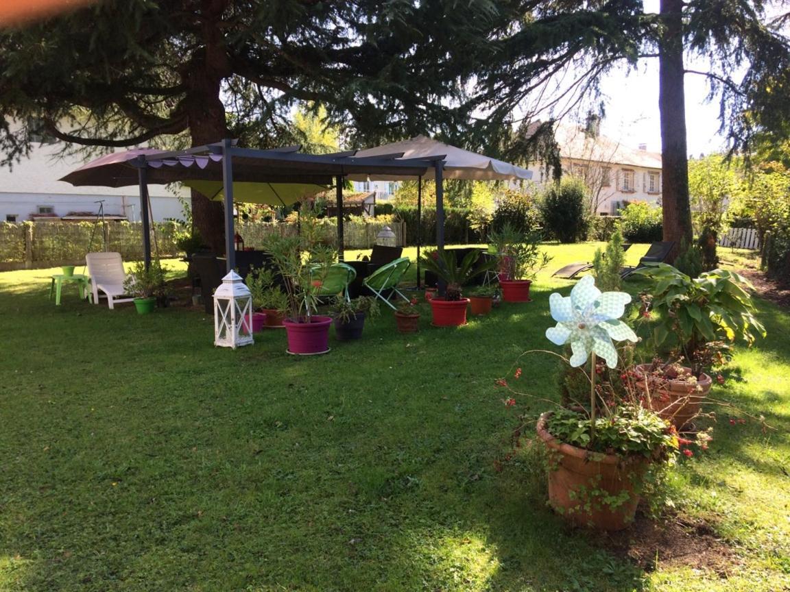 Clos Du Bourg Bed & Breakfast Saint-Cyr-en-Val Exterior photo