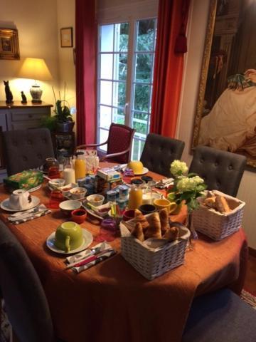 Clos Du Bourg Bed & Breakfast Saint-Cyr-en-Val Exterior photo